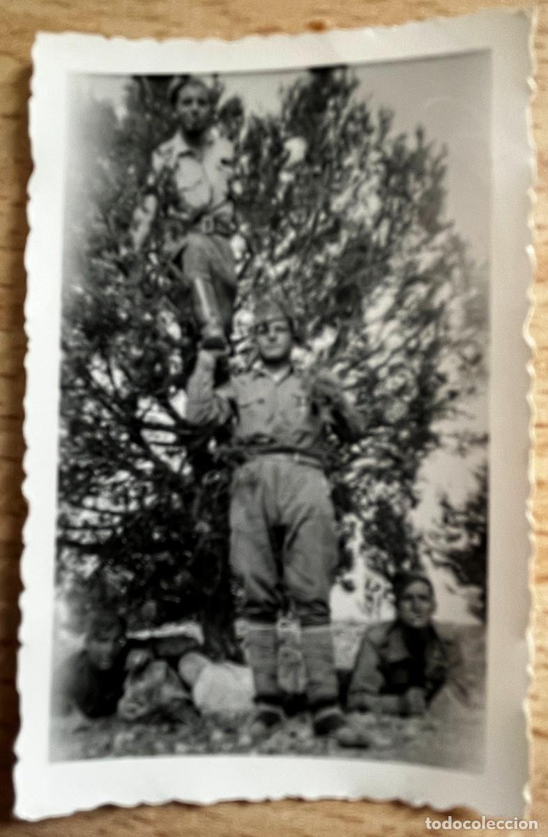 Militaria: FOTOGRAFIA PLENA GUERRA CIVIL, MILITARES NACIONALES DE LA COMPA&Ntilde;IA EN LA POSICION &rdquo;HERAS BAJAS&rdquo; BEZA