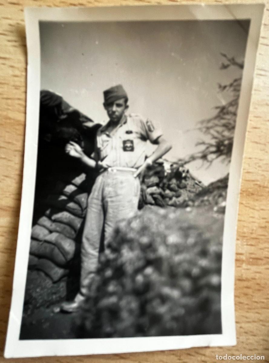 Militaria: FOTOGRAFIA PLENA GUERRA CIVIL, MILITAR NACIONAL FALANGISTA EN EL FRENTE DE TERUEL, 1938, MIDE 8,8 X