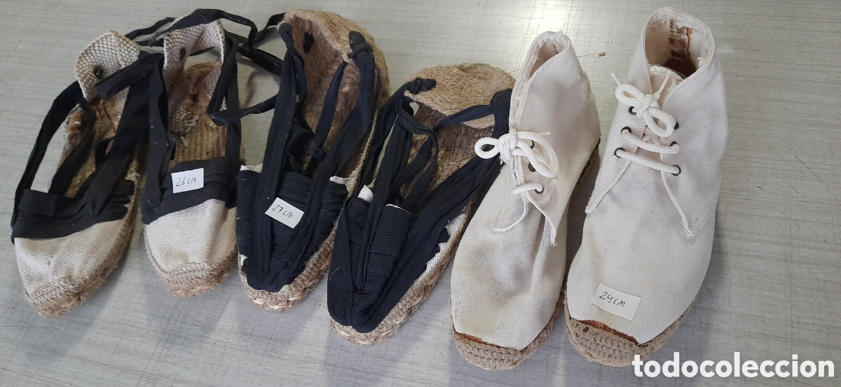 Militaria: 3 pares de Alpargatas para recreaciones