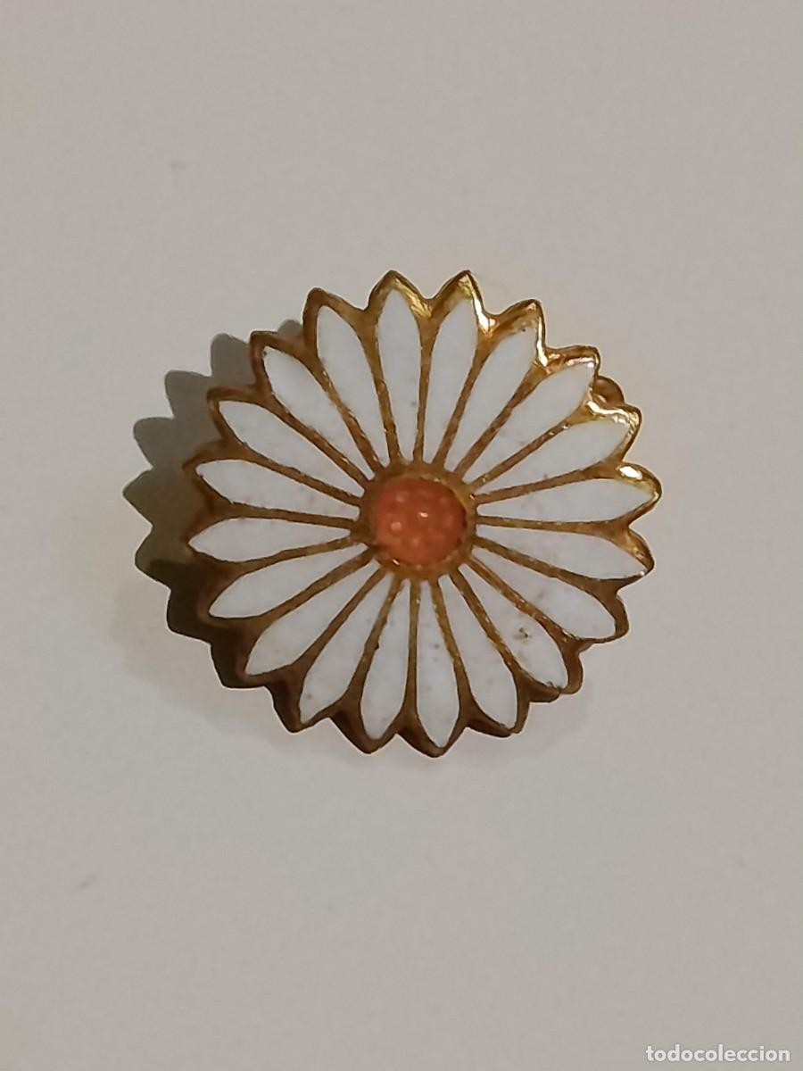 Militaria: Insignia Guerra Civil margarita