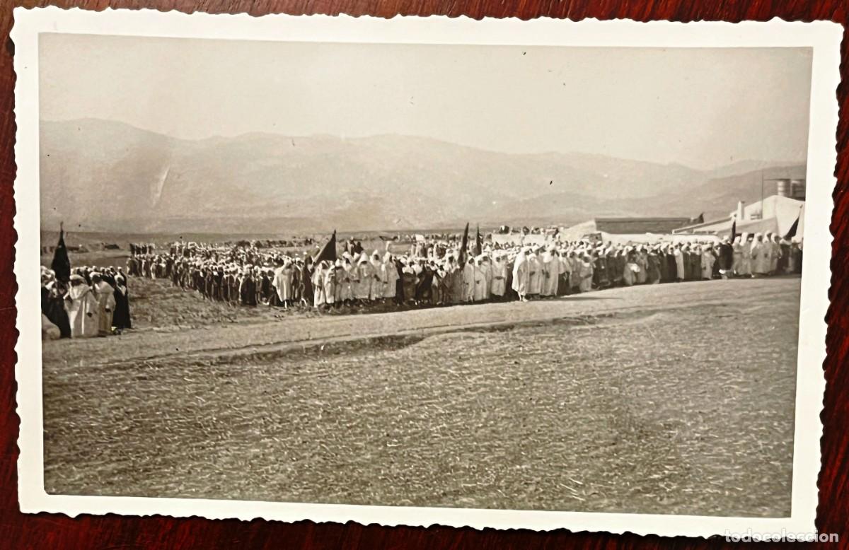Militaria: Fotograf&iacute;a original de grupo de la salida de la peregrinaci&oacute;n a La Meca en 1937. La imagen forma par