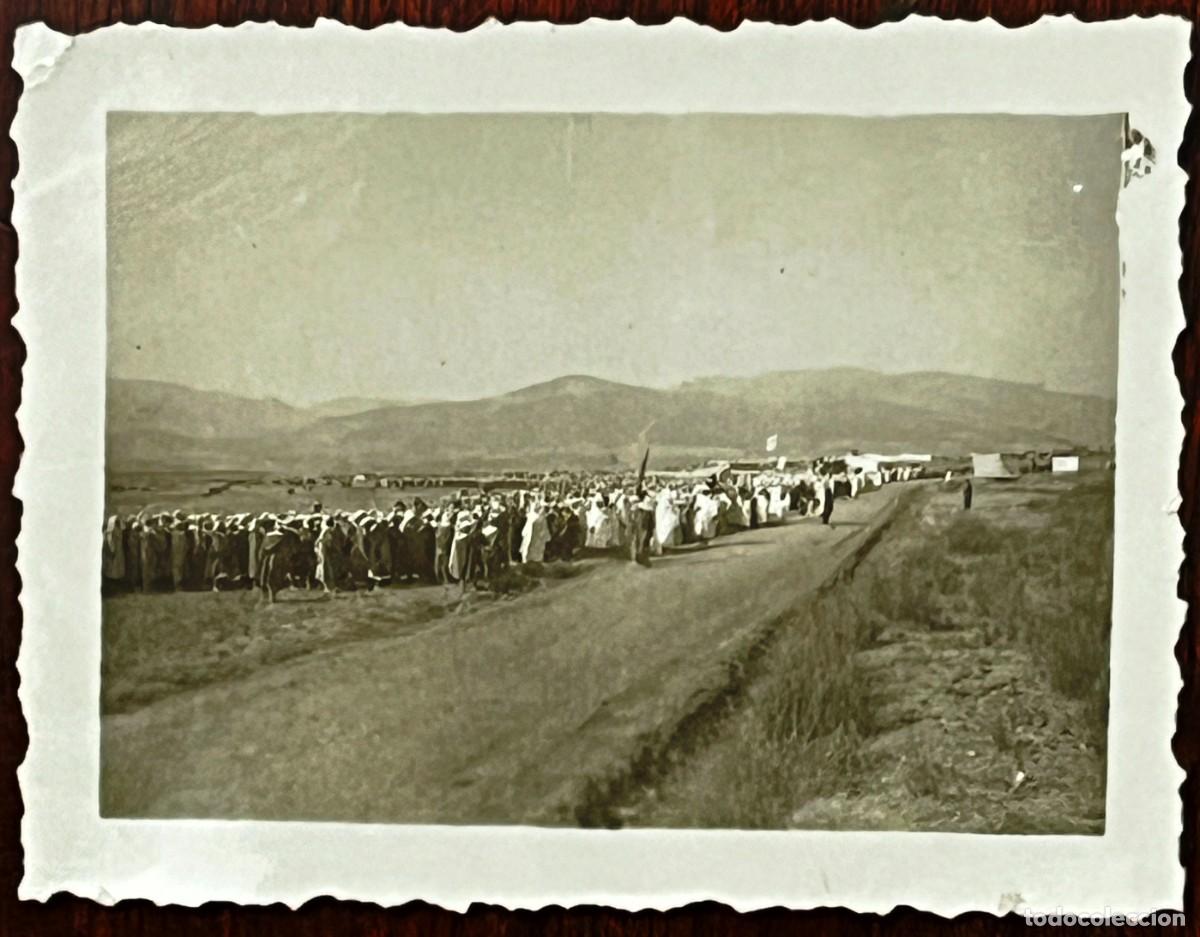 Militaria: Fotograf&iacute;a original de grupo de la salida de la peregrinaci&oacute;n a La Meca en 1937. La imagen forma par