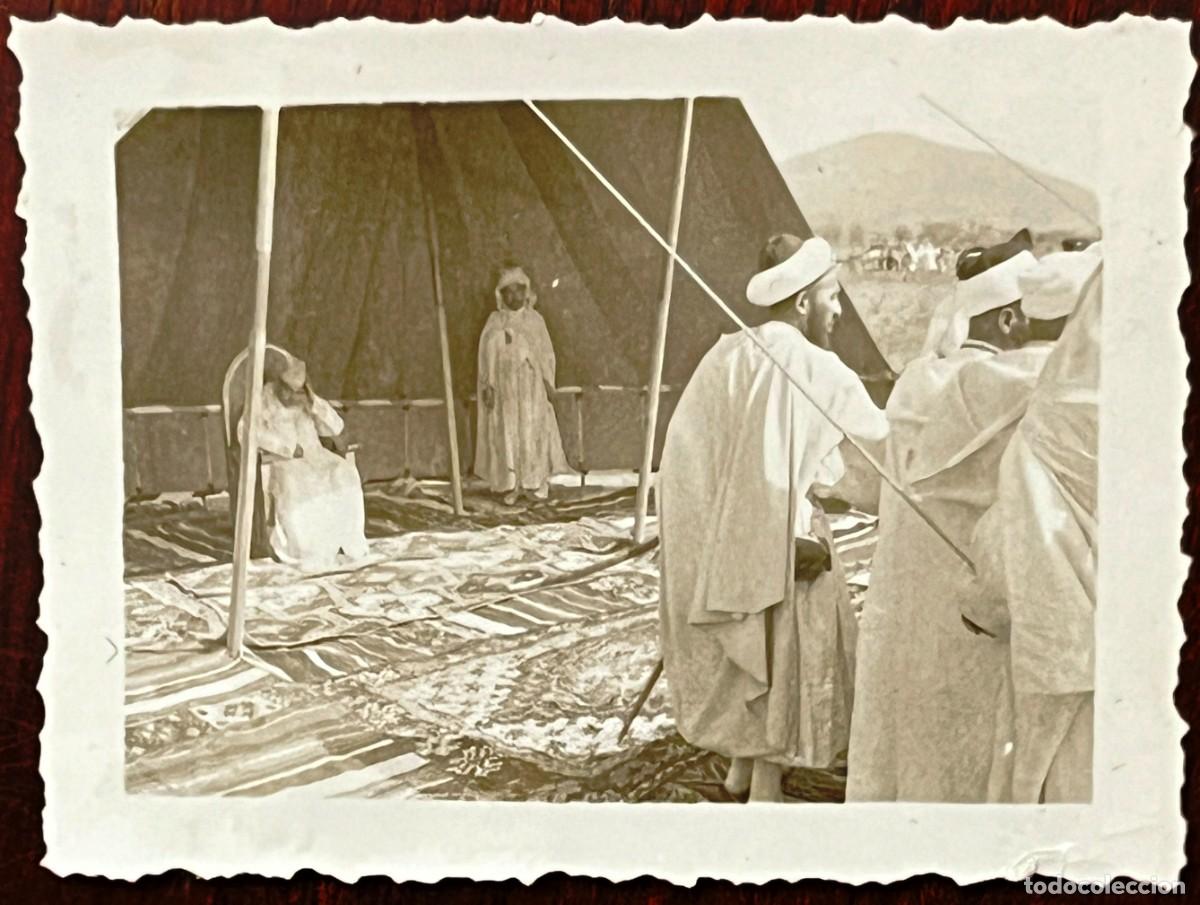 Militaria: Fotograf&iacute;a de el Jalifa Muley El Hass&aacute;n Ben El Mehdi, relativa a la salida de la peregrinaci&oacute;n a La