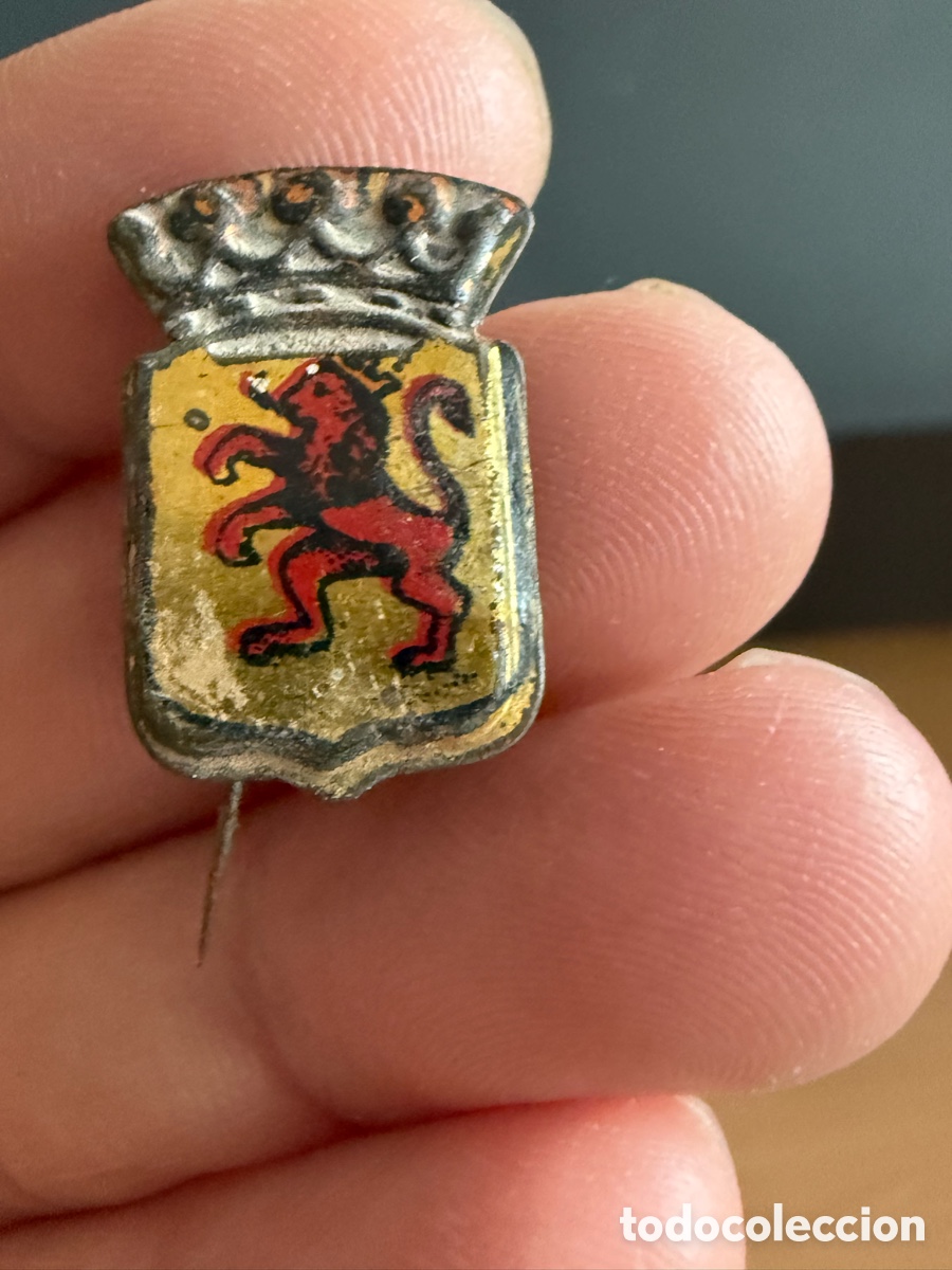 Militaria: Alfiler. GUERRA CIVIL. AUXILIO SOCIAL. ZARAGOZA