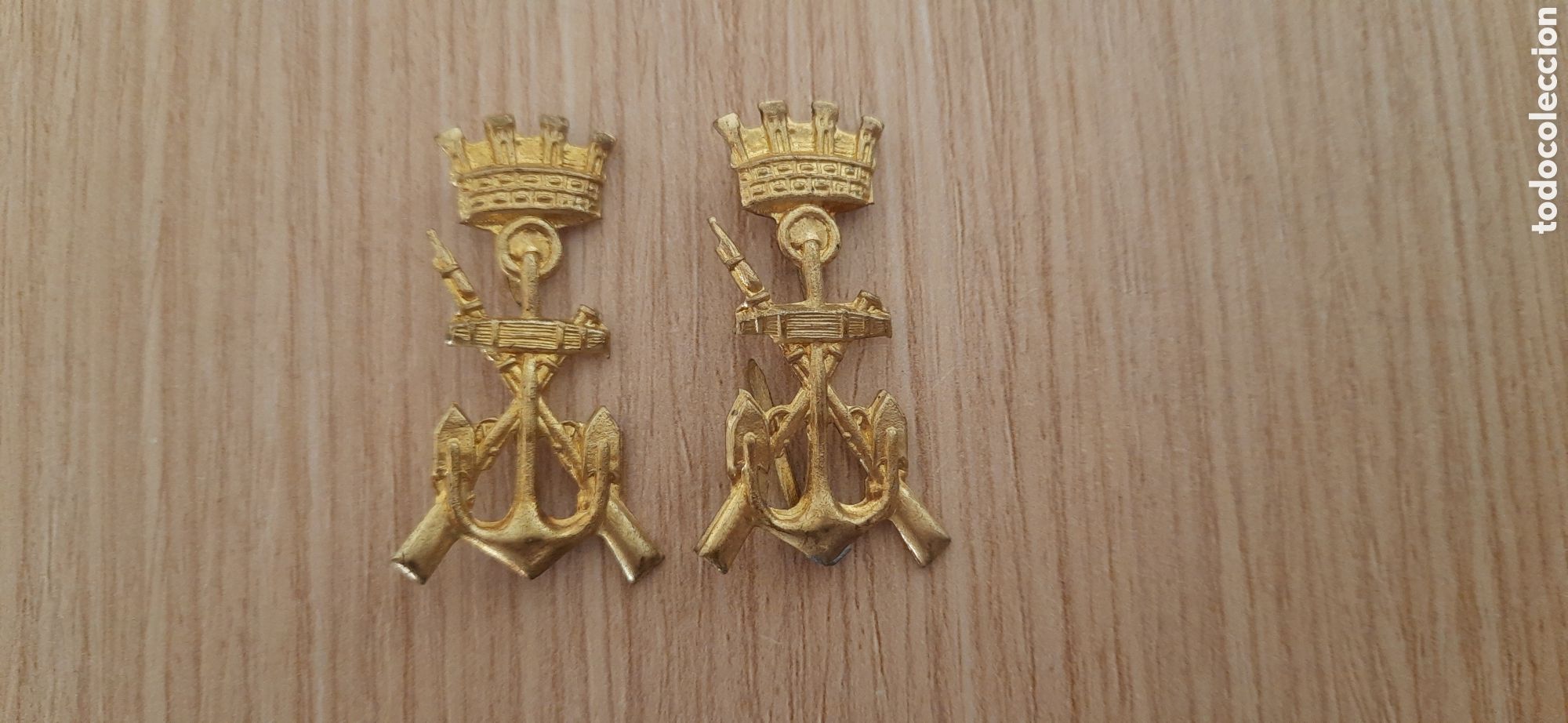 Militaria: Pareja insignias de cuello de la marina republicana