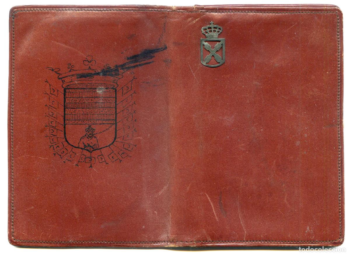 Militaria: Billetera de piel con escudo carlista en plata, fechada en 1938 de capit&aacute;n de la Divisi&oacute;n Azul