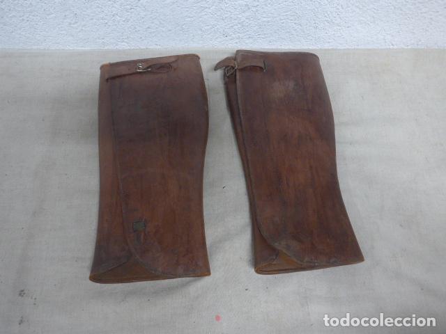 Militaria: Antiguas polainas de cuero marron, originales, de Alfonso XIII a guerra civil