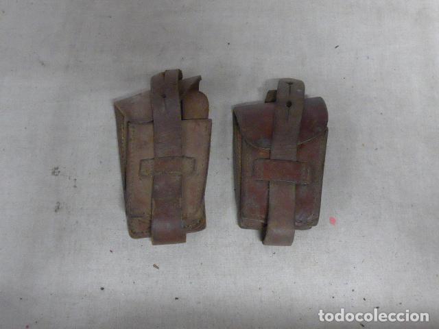 Militaria: Lote de 2 antiguas cartucheras de Mauser argentino, una con marcaje. Guerra civil. Argentina.