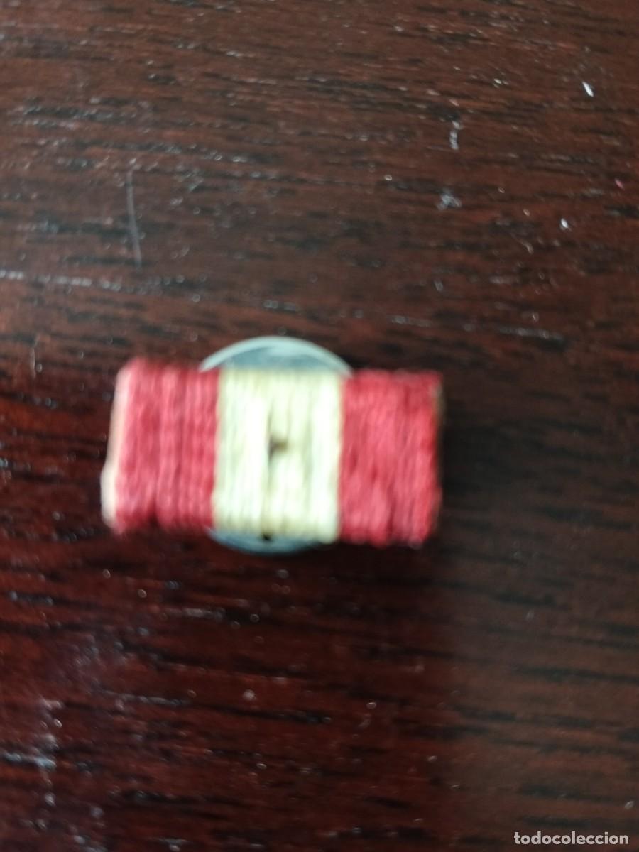 Militaria: PIN OJAL MERITO GUERRA CIVIL