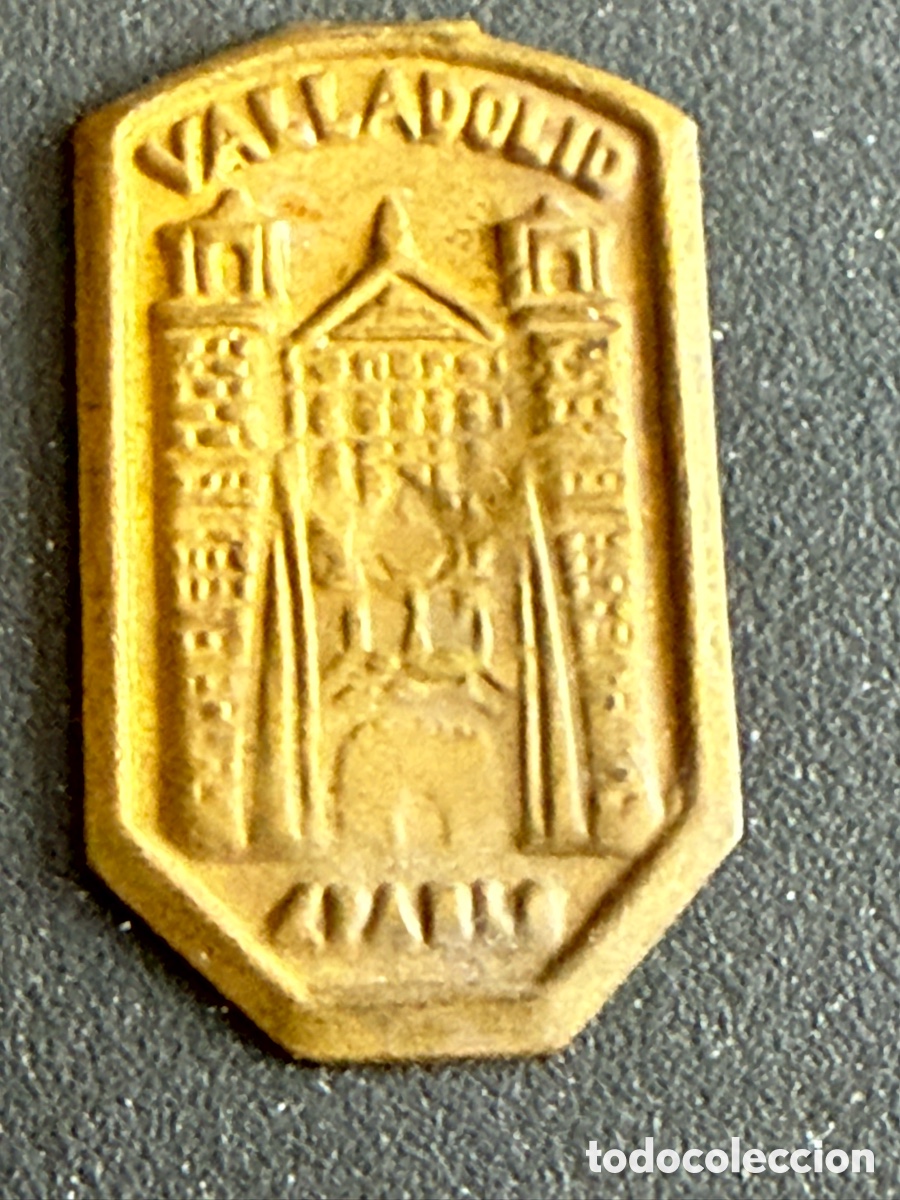 Militaria: Emblema. Guerra Civil. Auxilio Social. VALLADOLID