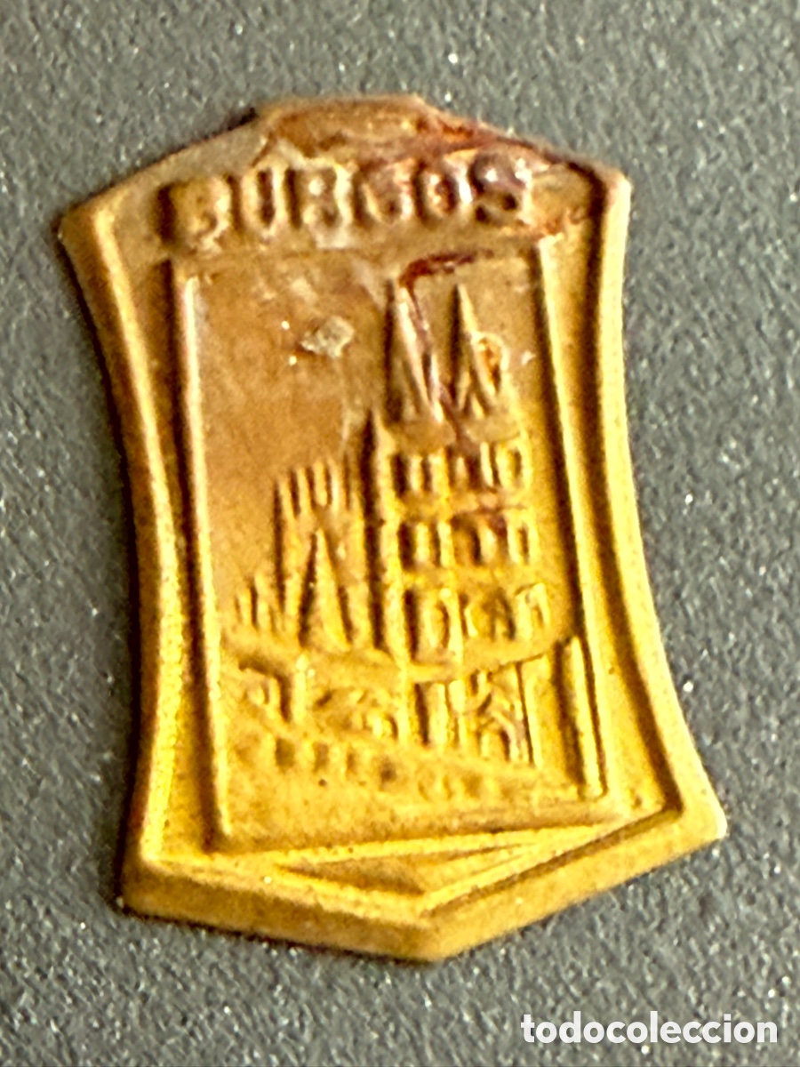 Militaria: Emblema Guerra Civil. Auxilio Social. BURGOS