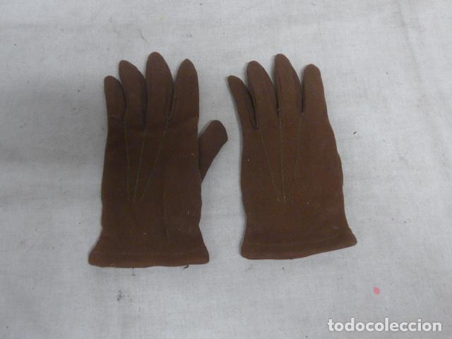 Militaria: Antiguos guantes militares espa&ntilde;oles en color marron, epoca de Alfonso XIII y guerra civil.