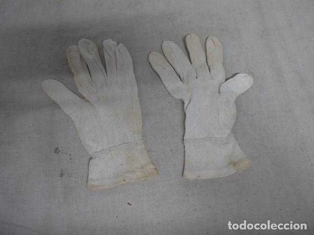 Militaria: Antigua pareja de guantes blancos de oficial, originales de epoca Alfonso XIII a Guerra civil.
