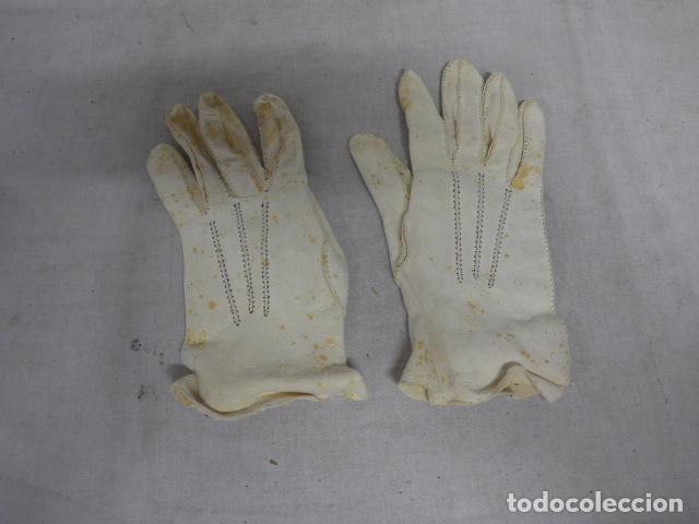 Militaria: Antigua pareja de guantes blancos de oficial, originales de epoca Alfonso XIII a Guerra civil.