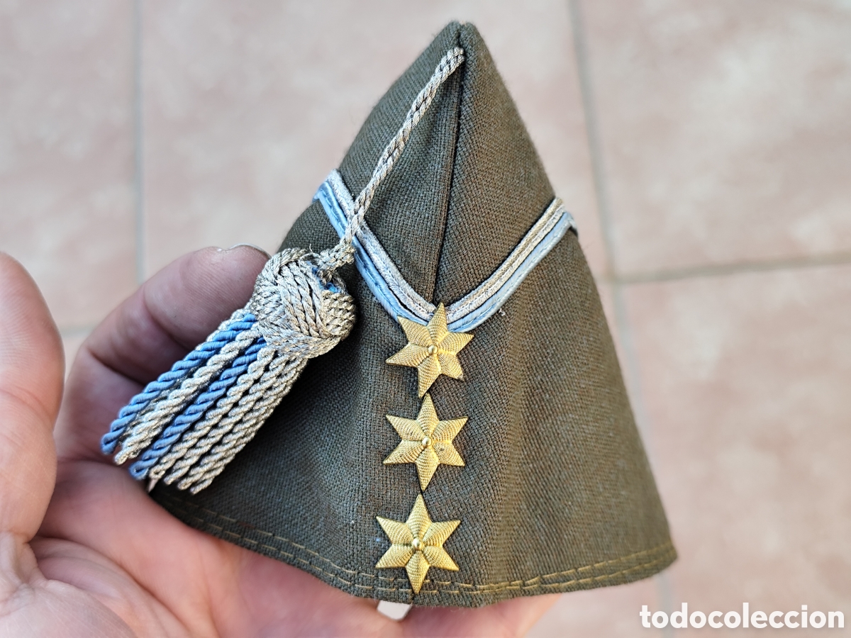 Militaria: Gorrillo capit&aacute;n de Caballeria