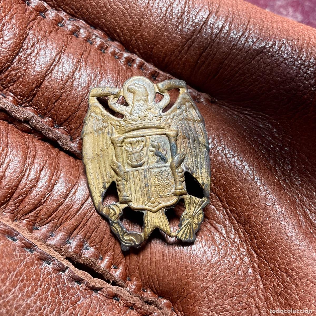 Militaria: Insignia &Aacute;guila de San Juan . Guerra Civil . Falange. Es de bronce .