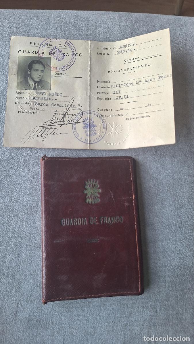 Militaria: carnet y funda de soldado guardia de Franco