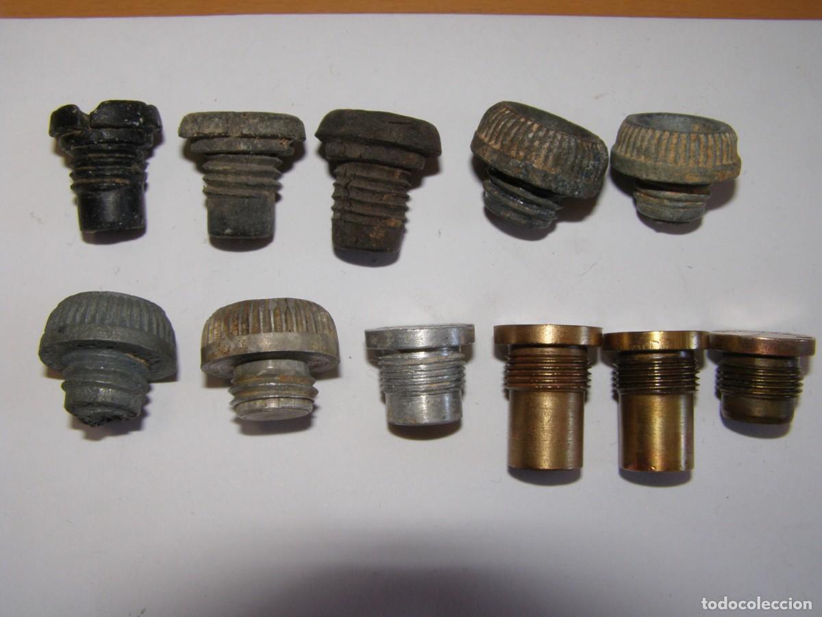 Militaria: 11 tapones de transporte o falsos estopines italianos, Guerra Civil Espa&ntilde;ola. INERTES.
