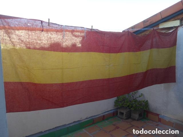 Militaria: Antigua gran bandera de espa&ntilde;a de balcon, original, guerra civil y posguerra. 2,8 metros.