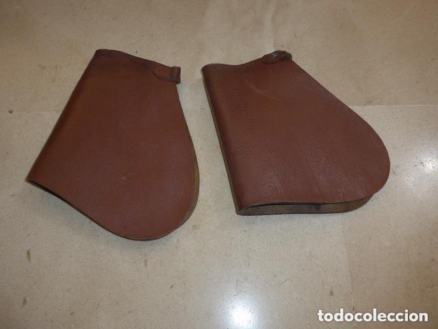 Militaria: Antiguas manoplas de cuero marron de gastador, original, seguramente epoca de guerra civil