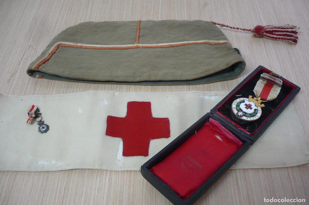 Military Antiques: Lote Cruz Roja Espa&ntilde;ola Guerra civil Gorrillo,Medalla,Medalla de ojal ,Estrella alferez,Brazalete