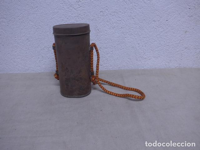 Militaria: Antiguo bote de guerra civil con su cordon patriotico, original,