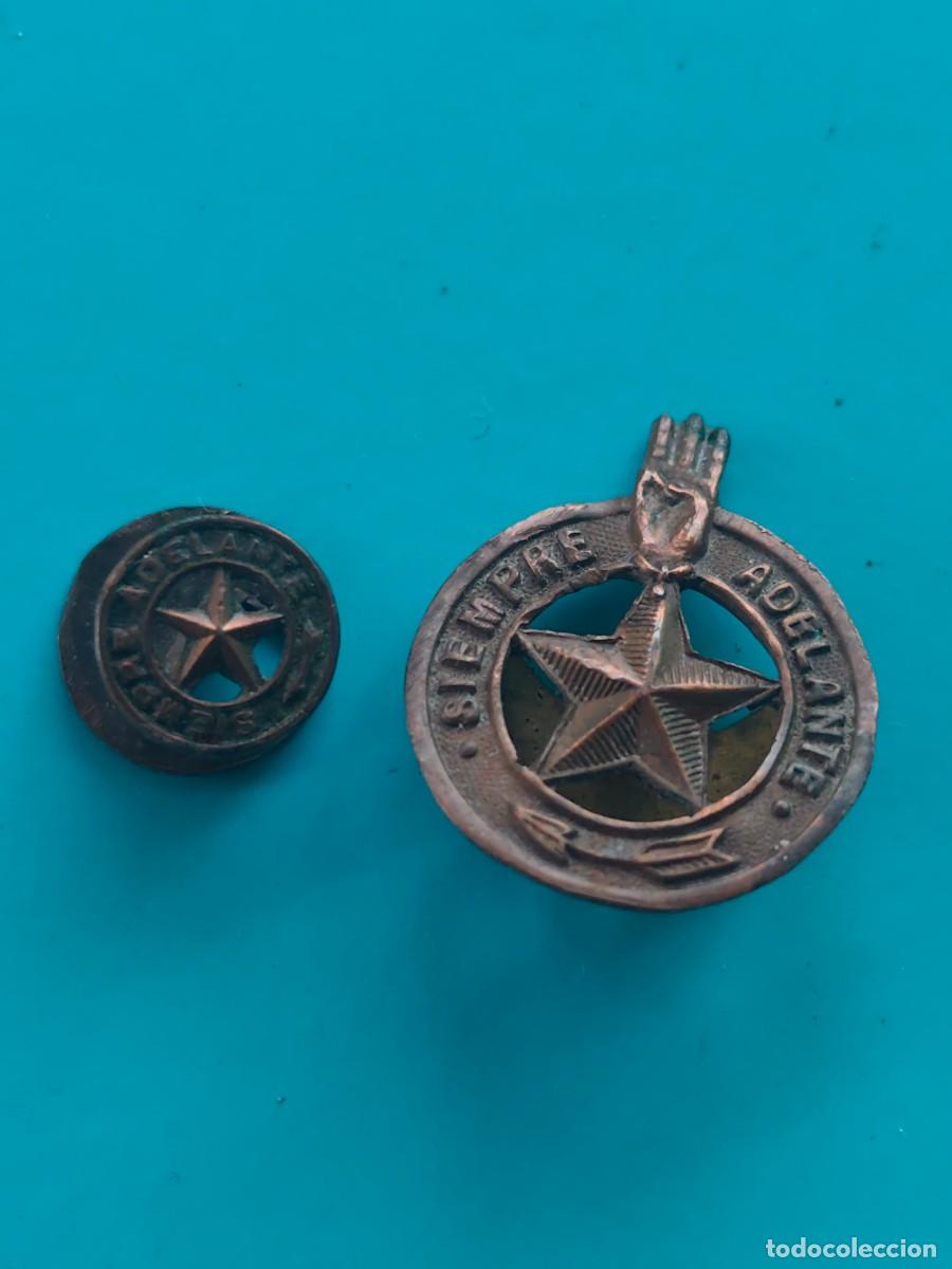 Militaria: Insignias ojal Guerra civil Siempre adelanta Boy scout