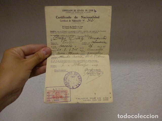Militaria: Antiguo carnet certificado de nacionalidad del Consulado de Espa&ntilde;a republicana en Lyon, Francia 1934