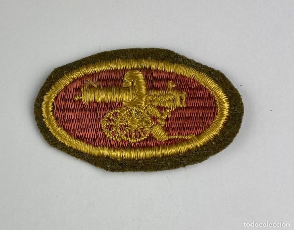 Militaria: Insignia de pecho para guerrera de Tirador de Ametralladora Guerra Civil Ej&eacute;rcito Popular
