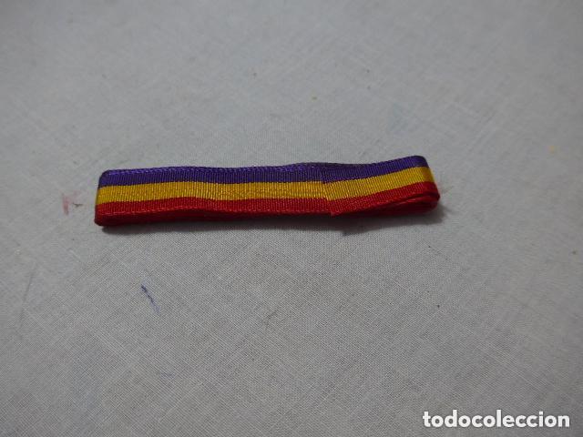 Militaria: Antigua cinta medalla republicana espa&ntilde;ola para miniatura, original. Republica y guerra civil