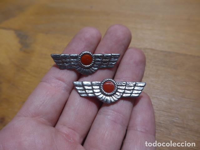 Militaria: Antigua pareja de insignias o emblemas de aviacion republicana de guerra civil, originales. Rokiski
