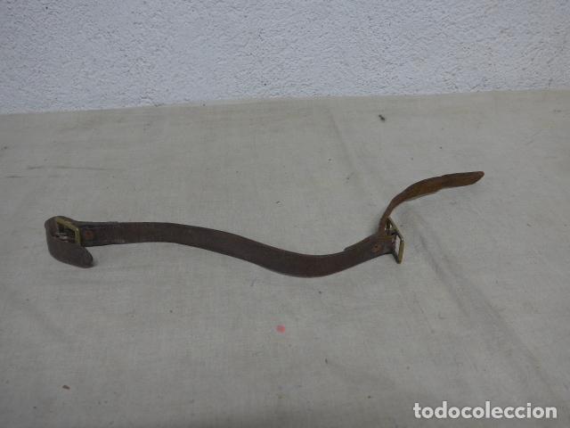 Militaria: Antiguo portasable o porta espada ?? de cuero marron, guerra civil, original