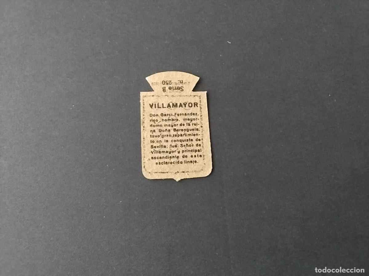 Militaria: Emblemas Auxilio Social variantes