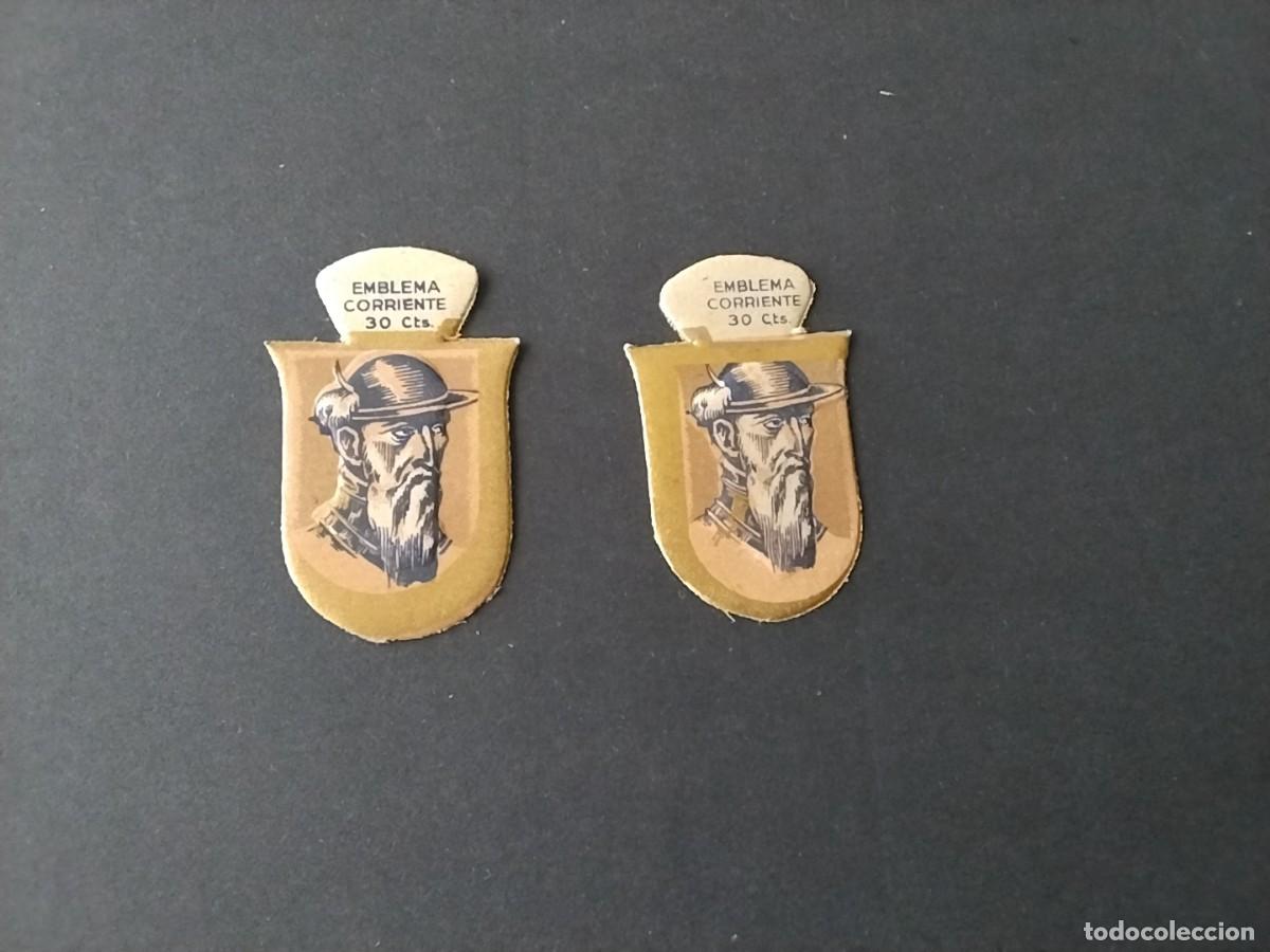Military Antiques: Emblemas Auxilio Social variantes