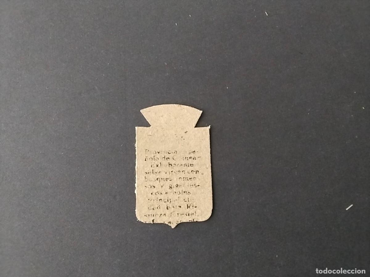 Militaria: Emblemas Auxilio Social variantes