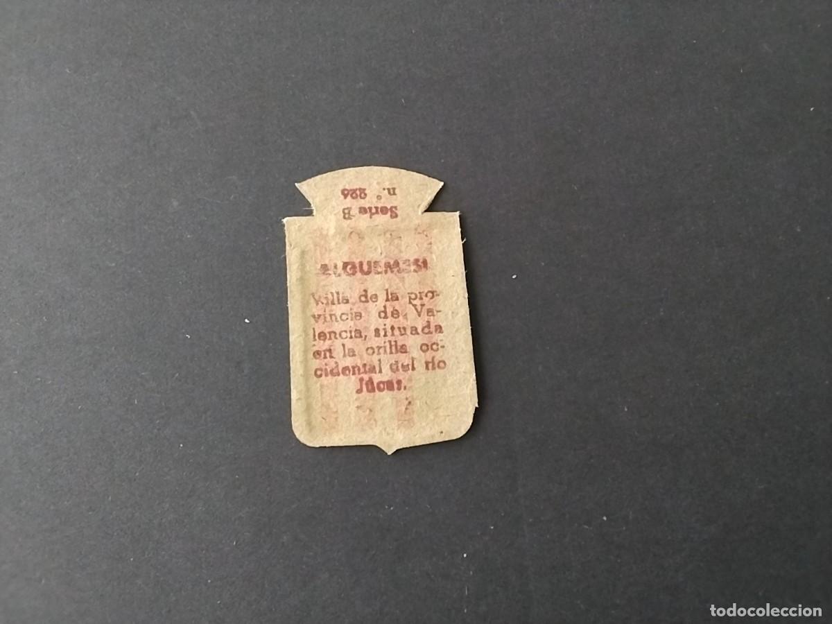 Militaria: Emblemas Auxilio Social variantes