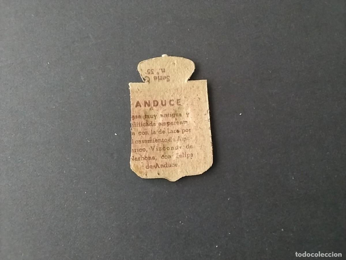 Militaria: Emblemas Auxilio Social variantes