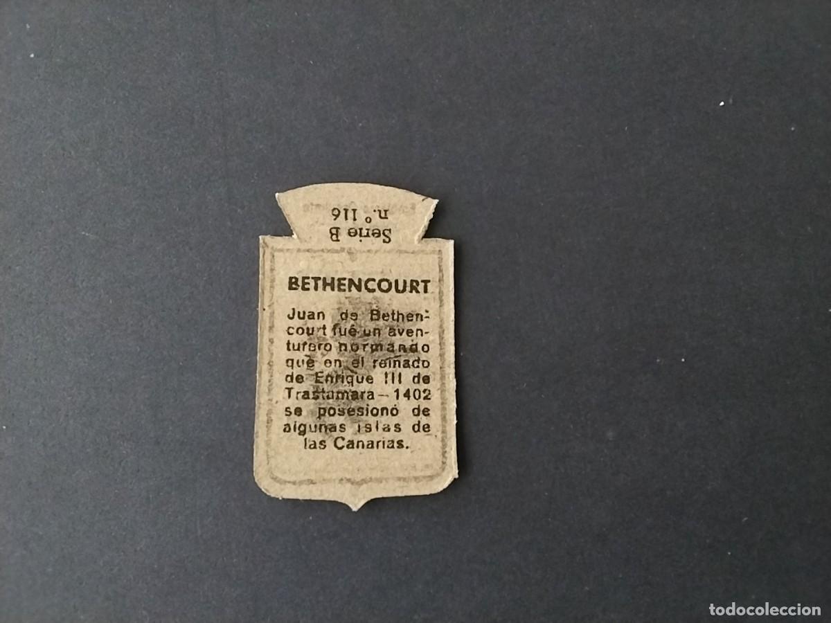 Militaria: Emblemas Auxilio Social variantes