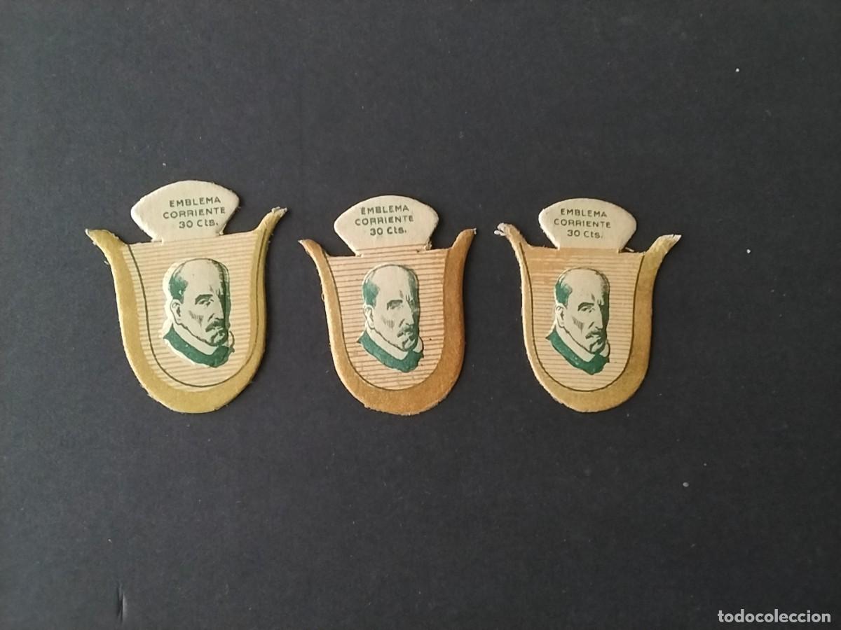 Militaria: Emblemas Auxilio Social variantes
