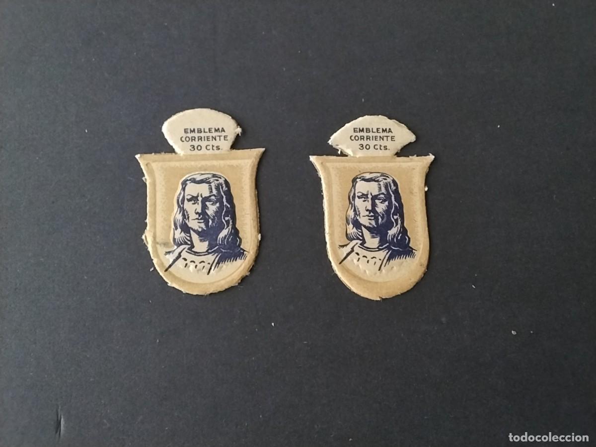 Militaria: Emblemas Auxilio Social variantes