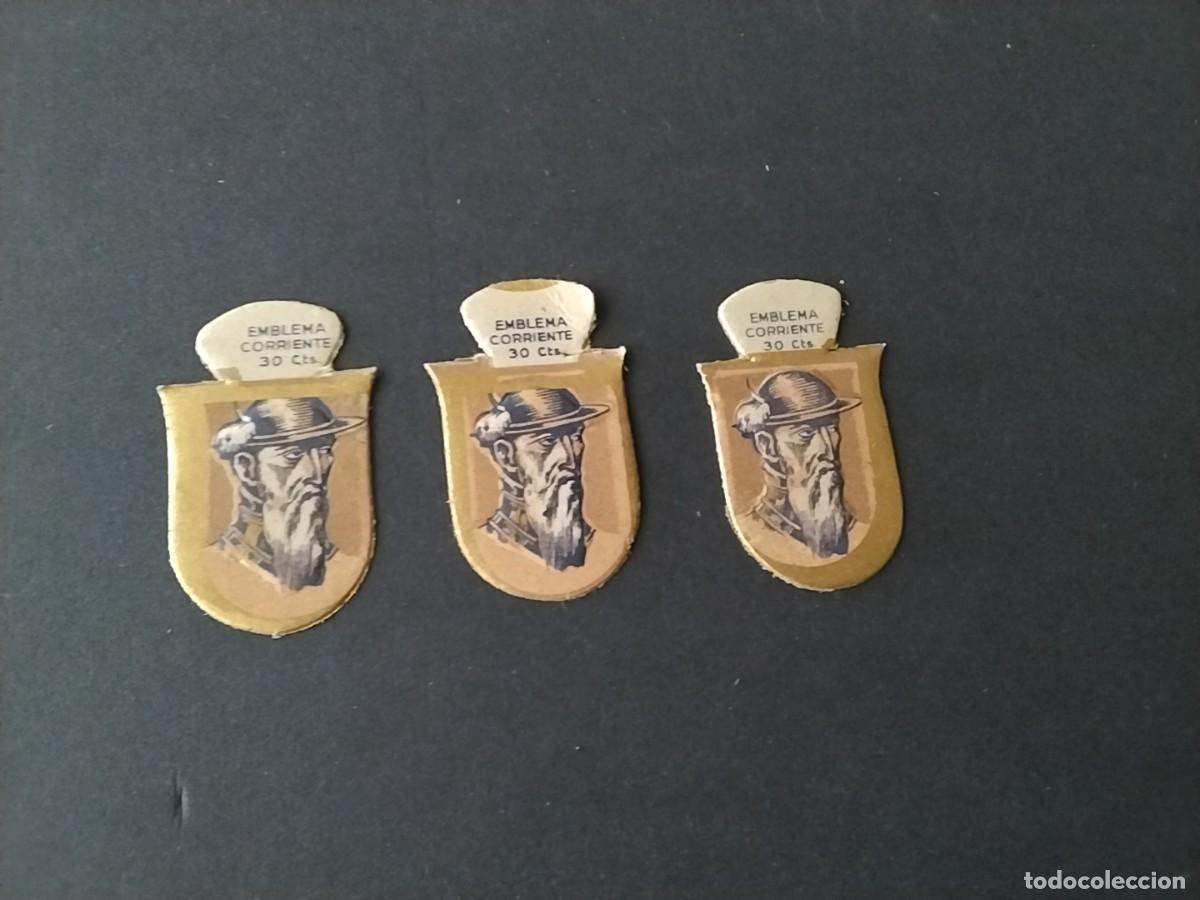 Militaria: Emblemas Auxilio Social variantes