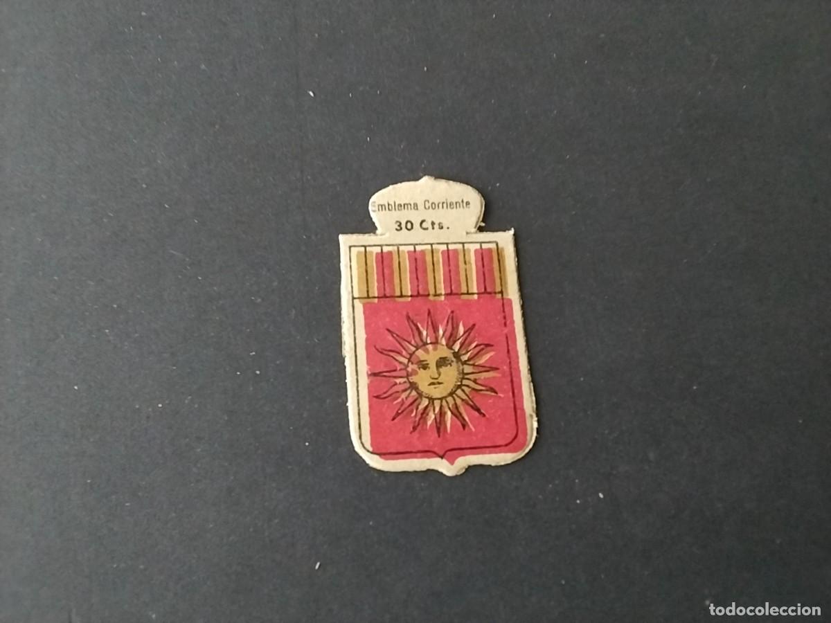 Militaria: Emblemas Auxilio Social variantes