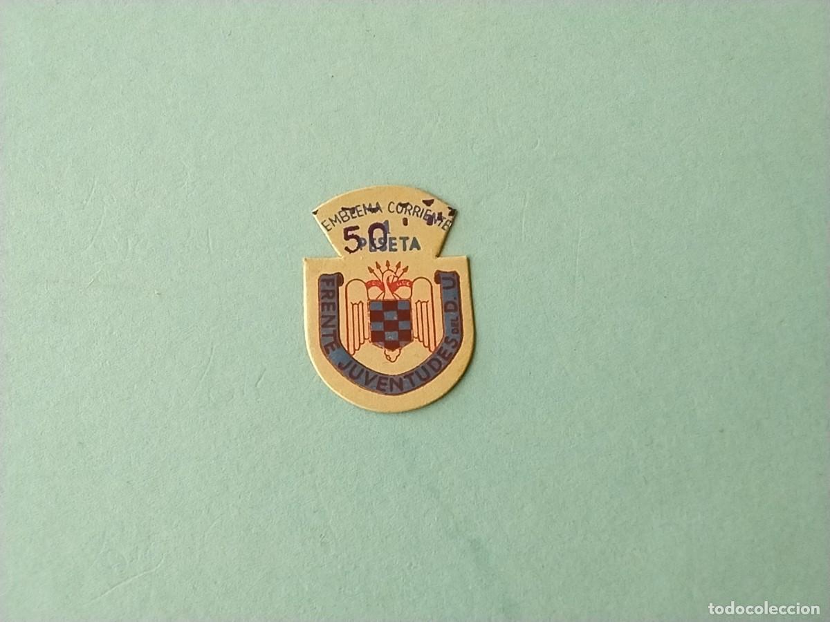 Militaria: Emblemas Auxilio Social Espa&ntilde;a