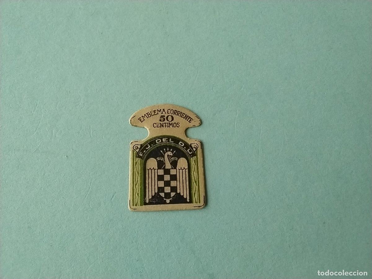 Militaria: Emblemas Auxilio Social Espa&ntilde;a
