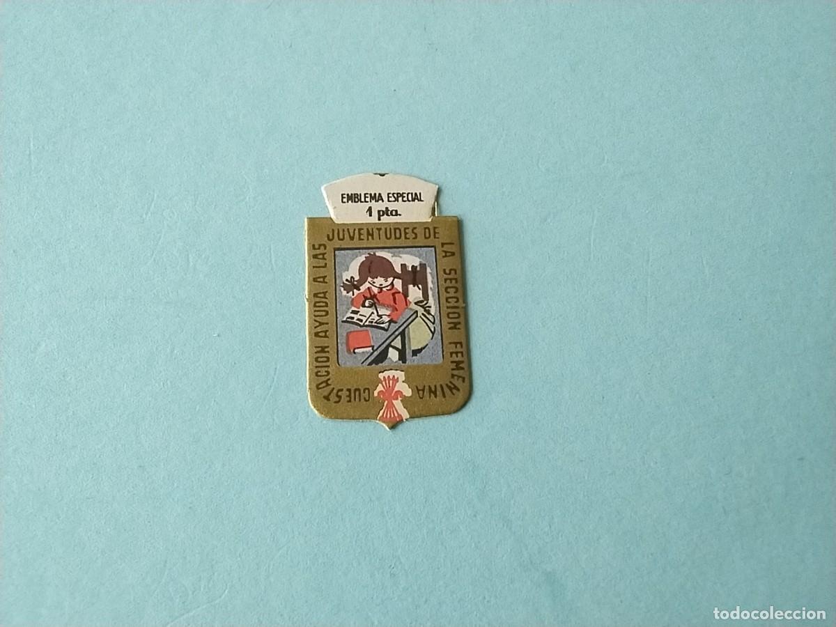 Militaria: Emblemas Auxilio Social Espa&ntilde;a