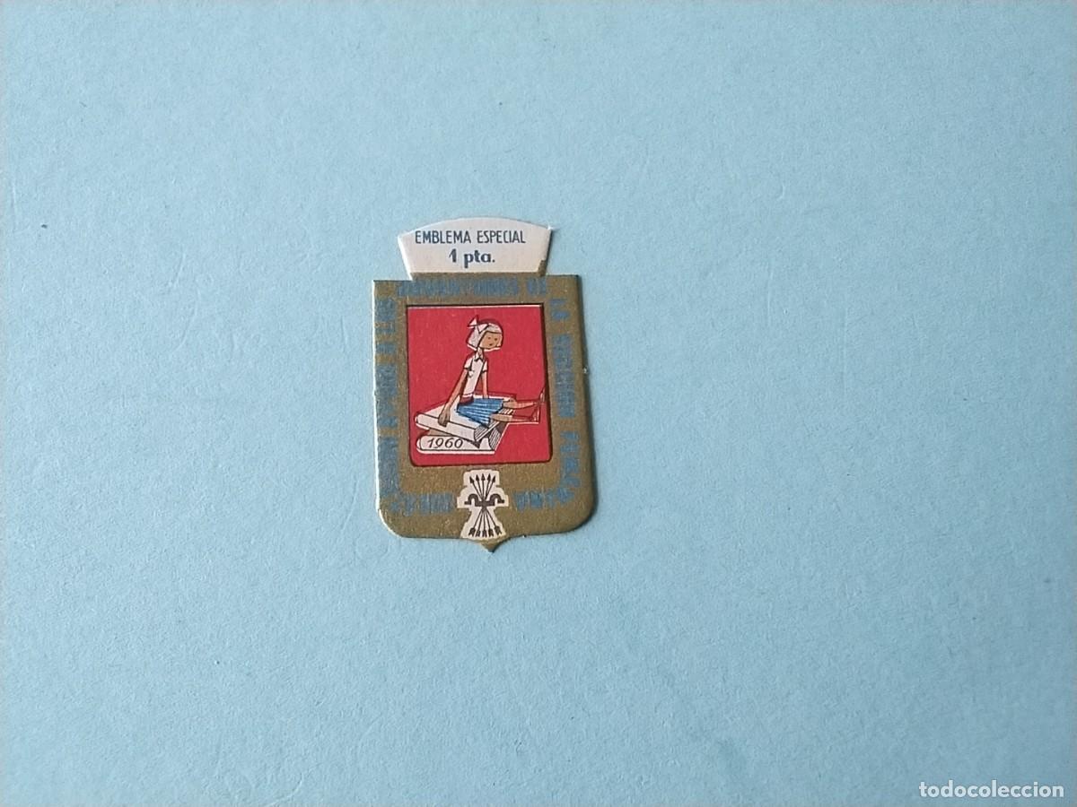 Militaria: Emblemas Auxilio Social Espa&ntilde;a