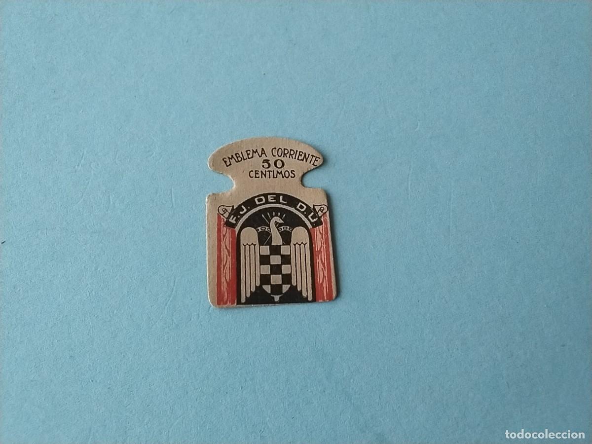 Militaria: Emblemas Auxilio Social Espa&ntilde;a