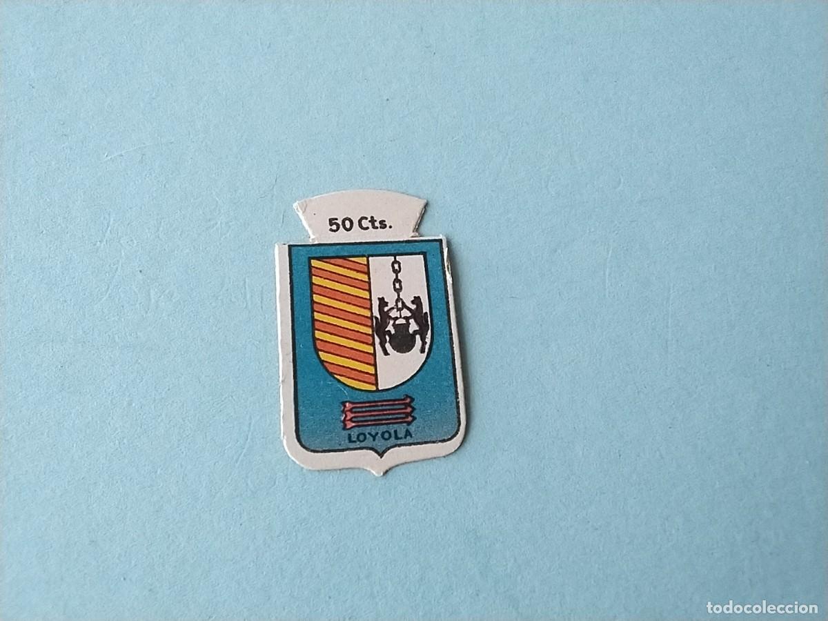 Militaria: Emblemas Auxilio Social Espa&ntilde;a
