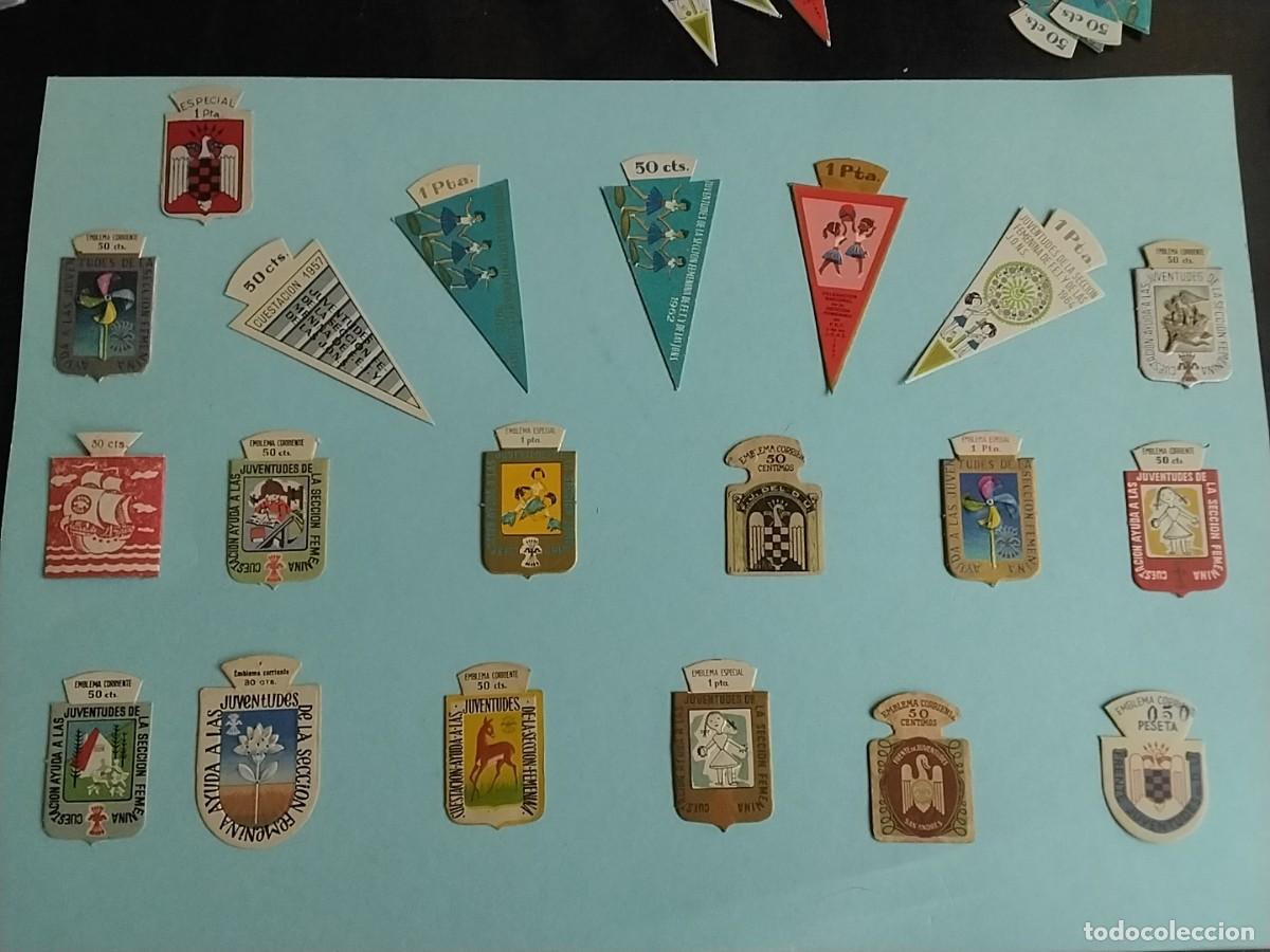 Militaria: Lote Emblemas Auxilio Social