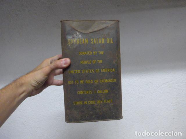Militaria: Antigua caja militar de hojalata de ayuda del pueblo americano a Espa&ntilde;a, seguramente de guerra civil